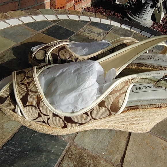 NEW AUTHENTIC VINTAGE COACH SIGNATURE C WEDGE SHOES SIZES 8 & 11 - Picture 12 of 16